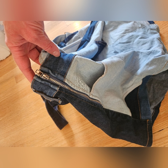 Super cute Fashion Nova denim shortalls - Picture 7 of 7